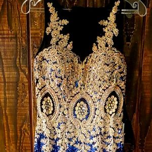 BEAUTIFUL FORMAL  PROM ANY OCASION DRESS